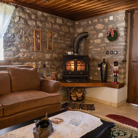 Сasa de vacaciones Gorianades Traditional House *